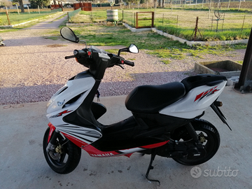 Scooter Yamaha Aerox R