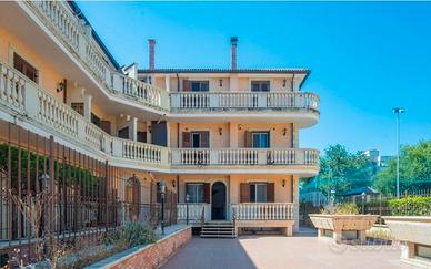 Villa in citta' esclusiva
