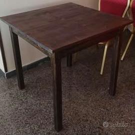 Tavoli in legno massello