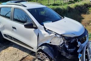 DACIA SPRING ELECTRIC 2021 30.000 INCIDENTATA