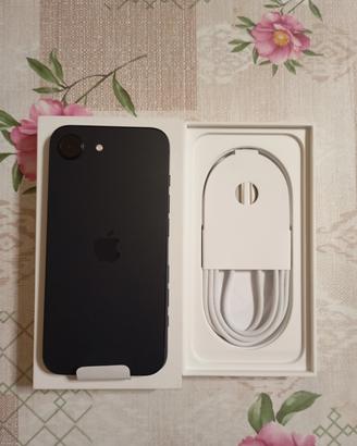 iPhone 16e 