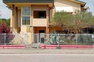Immobile in asta di 264 m² con più di 5 locali a S