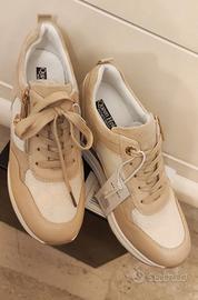Scarpe/sneakers con zeppa nuove con cartellino