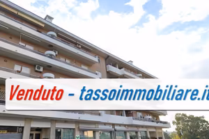 Appartamento di 145 m² con 4 locali e box auto a O