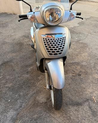 Aprilia Scarabeo 124i 2010