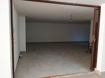 Casteldaccia (PA) - Magazzino 61 m² con bagno