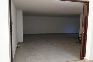 Casteldaccia (PA) - Magazzino 61 m² con bagno