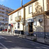 Via Emilia, locale su due livelli