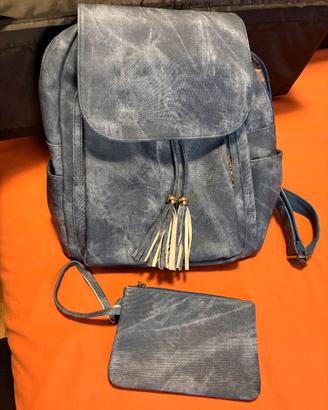Zainetto in materiale impermeabile + pochette