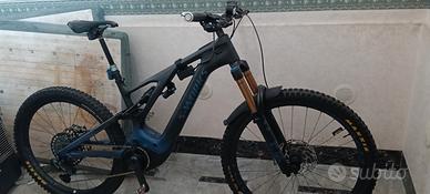 bici elettrica  spescialized levo 22w carbon