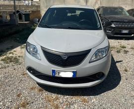 Lancia Y 2019 incidentata sinistrata