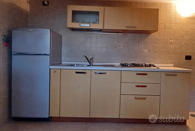 cucina completa di elettrodomestici usata