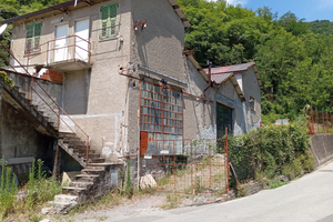 Capannone già officina o altro