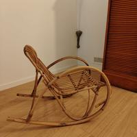 Sedia a dondolo in vimini anni 70