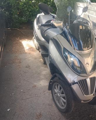 Piaggio MP3 250 2009 – funzionante – da sistemare