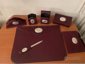 Set da scrivania in pelle bordeaux e argento 925