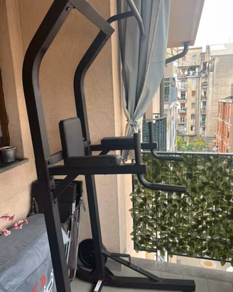 Training station 900