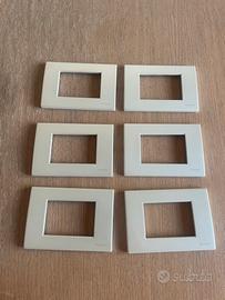 Placche bTicino livinglight 3p (n.1)