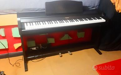 Pianoforte digitale Roland hp136