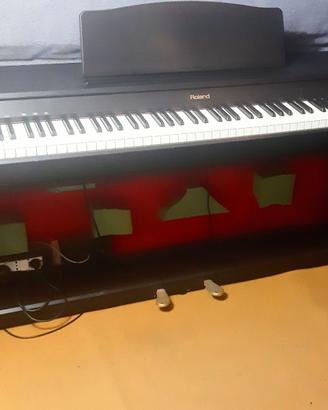 Pianoforte digitale Roland hp136