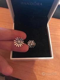 PANDORA 298812C01 Orecchini a lobo Margherita