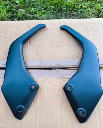 MANIGLIE PASSEGGERO YAMAHA TRACER 7 2022