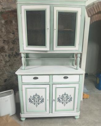 credenza in stile 