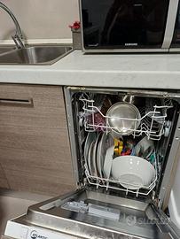 Cucina completa di elettrodomestici