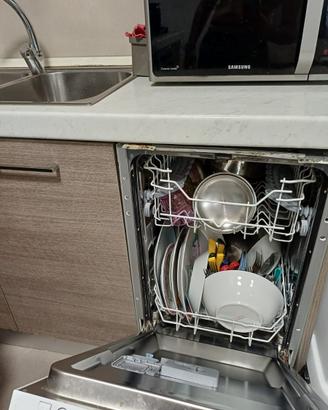 Cucina completa di elettrodomestici