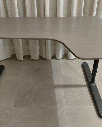 Scrivania angolare Bekant ikea