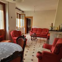 Casa indipendente con giardino