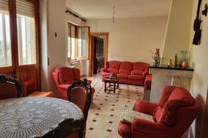 Casa indipendente con giardino