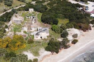 Terreno a lazzaretto fronte mare