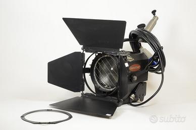 Polaris Fresnel 1000W Quartzcolor
