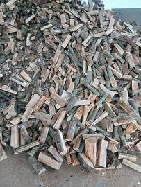 legna secca pronta da ardere 