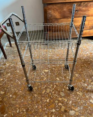 Carrello in acciaio