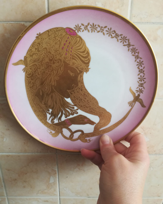 Piatto bagnato nell'oro