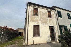 Casa indipendente di 110 m² con 4 locali e box aut