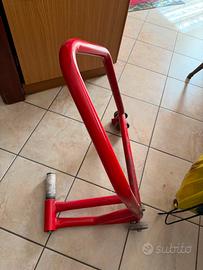 Cavalletto monobraccio posteriore moto