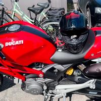 Moto Ducati 696
