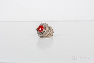 Anello argento con scomparto segreto