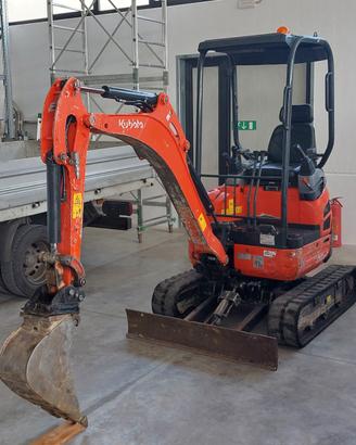 Miniescavatore Kubota U17-3a del 2018 con 2953 ore