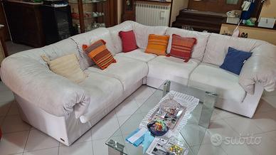 DIVANO IN PELLE E  SEDUTA IN ALCANTARA