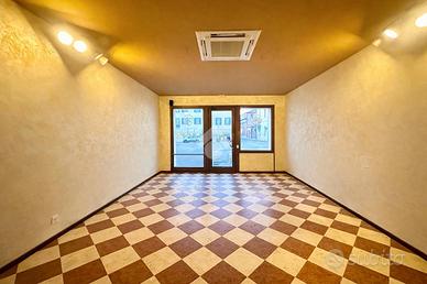 NEGOZIO A CASTELFRANCO VENETO