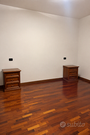Coppia comodini in legno stile classico – 3 casset