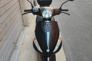 Piaggio Zip 100 4T 2007 nero – 5750 km – bauletto