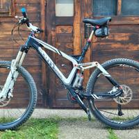 Scott Genius LT in carbonio MTB 26"