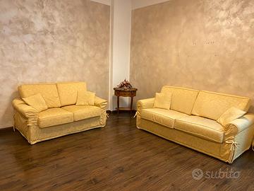 Coppia Divani in tessuto 