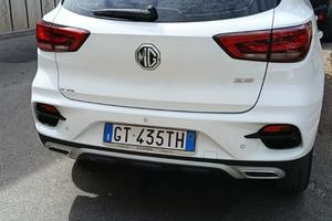 auto nuova MG ZS