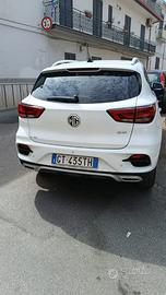 auto nuova MG ZS
